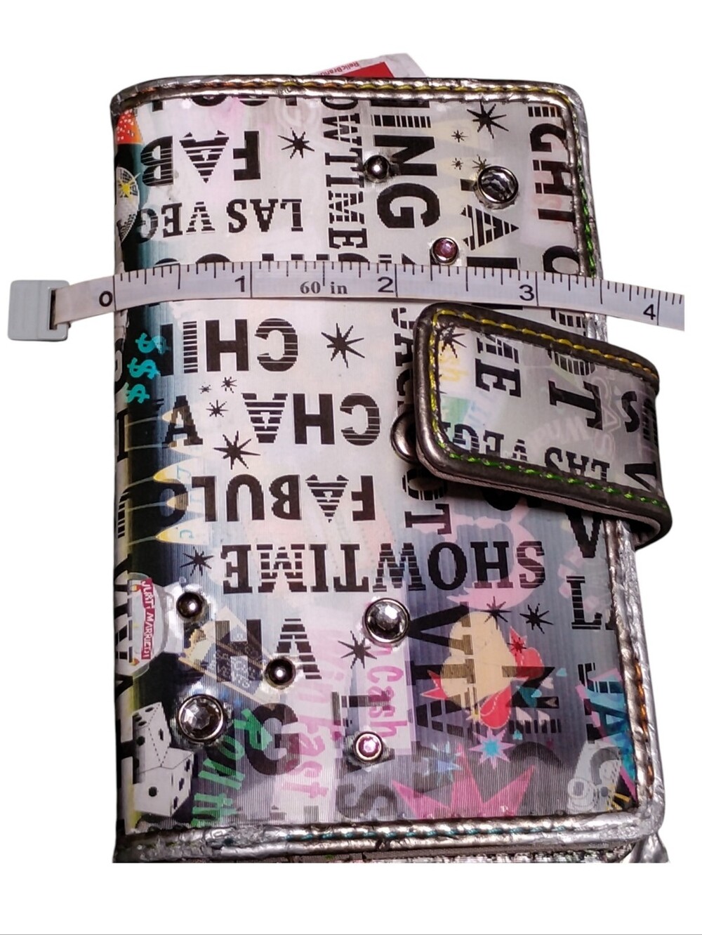 Relic Changing Hologram Las Vegas Graphic Zip Tri Fold Wallet with Heart Charm - Picture 10 of 12